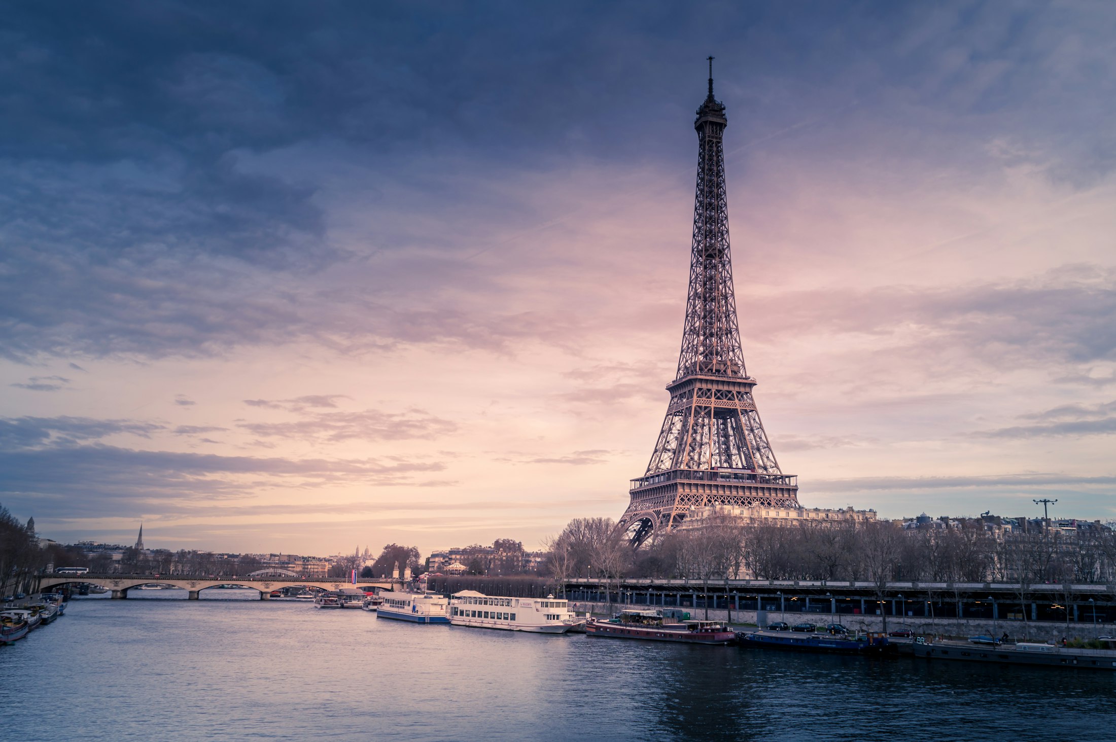 Paris, lieu d'accompagnement en constellations familiales